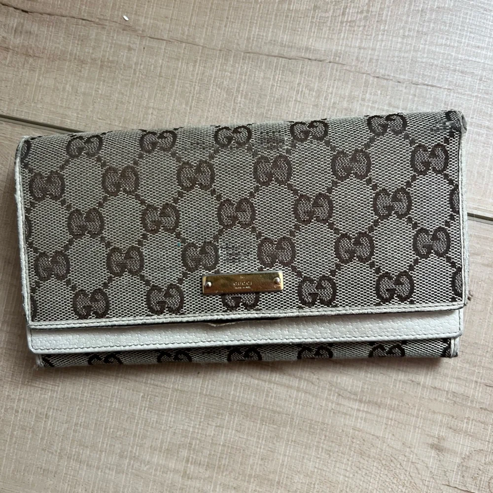 Gucci Beige and Brown Monogram Clutch - Picture 1 of 5